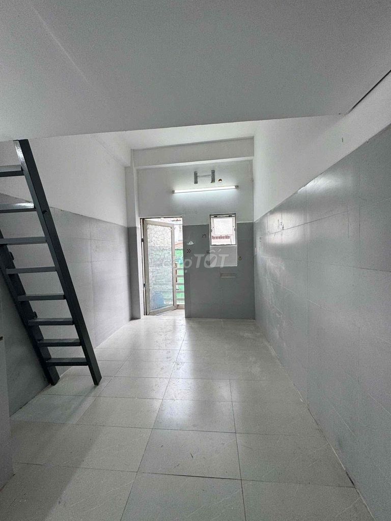 - The new house's cheap. - Phan Anh - Shower.