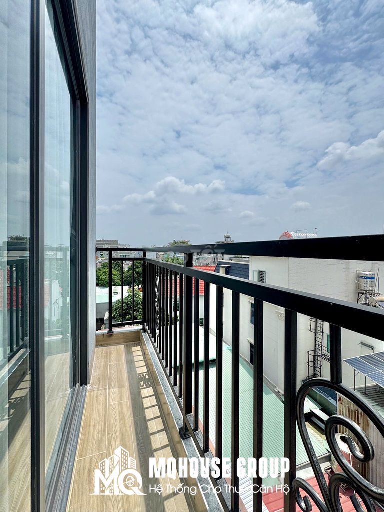 The apartment is 40 meters wide. It's 100 percent new.