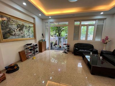Renting the entire apartment-- 1 st street, city residence, 3rd district.