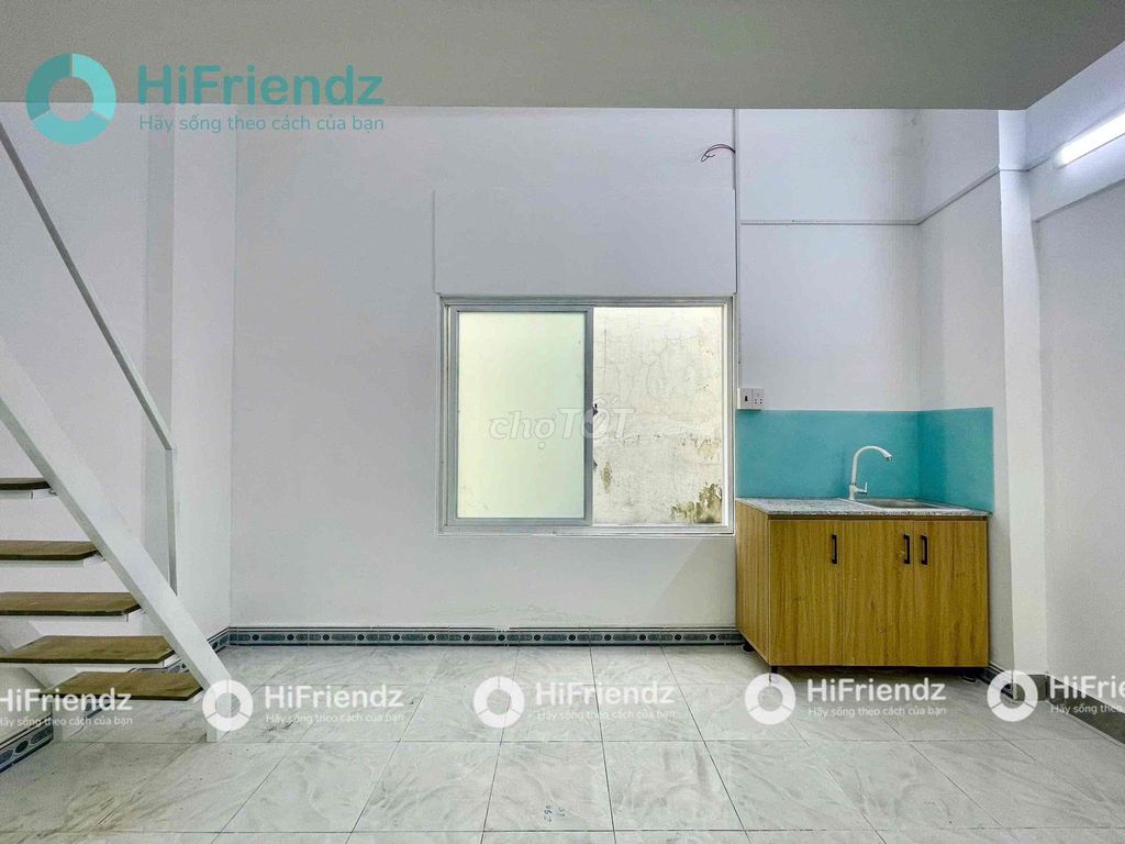 sky windows' apartment - wide text - wide