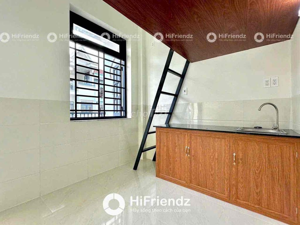 apartment with a guard - full interior - right in town Republic - the most painted airport