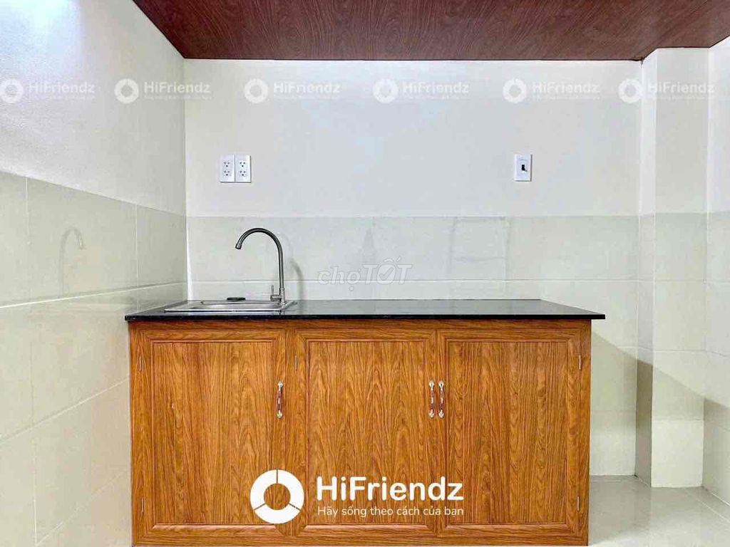apartment with a guard - full interior - right in town Republic - the most painted airport
