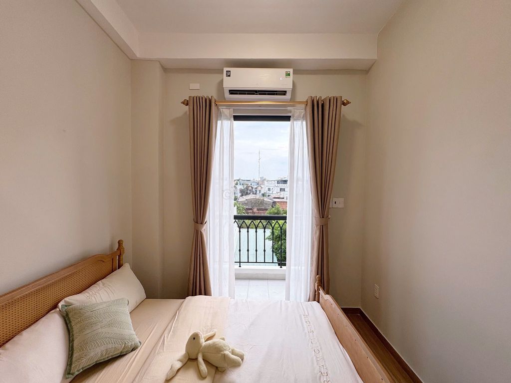 New Builder 100%, the open balcony -- Hòa Bình near Sen Queen.