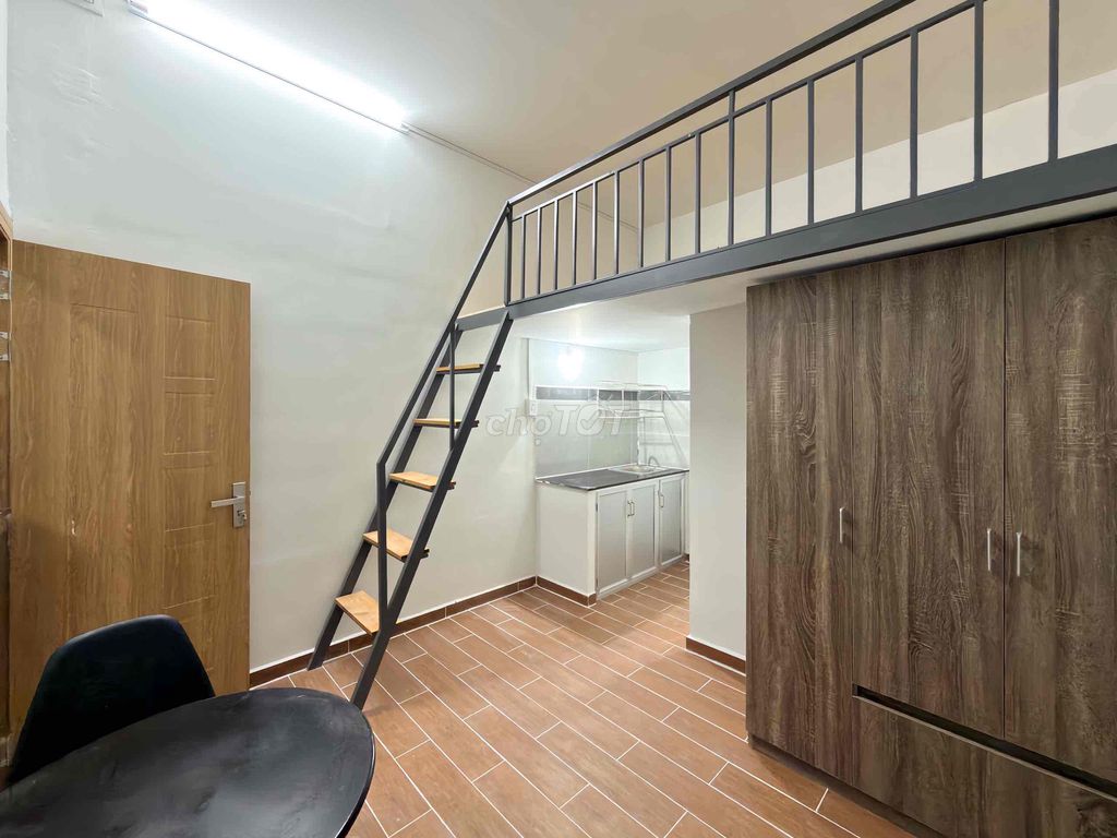 New building room - full interior - three million miles away, vlu, 5 p car ride