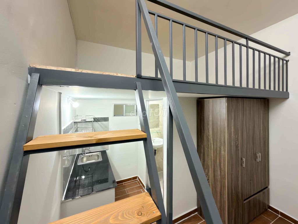 New building room - full interior - three million miles away, vlu, 5 p car ride