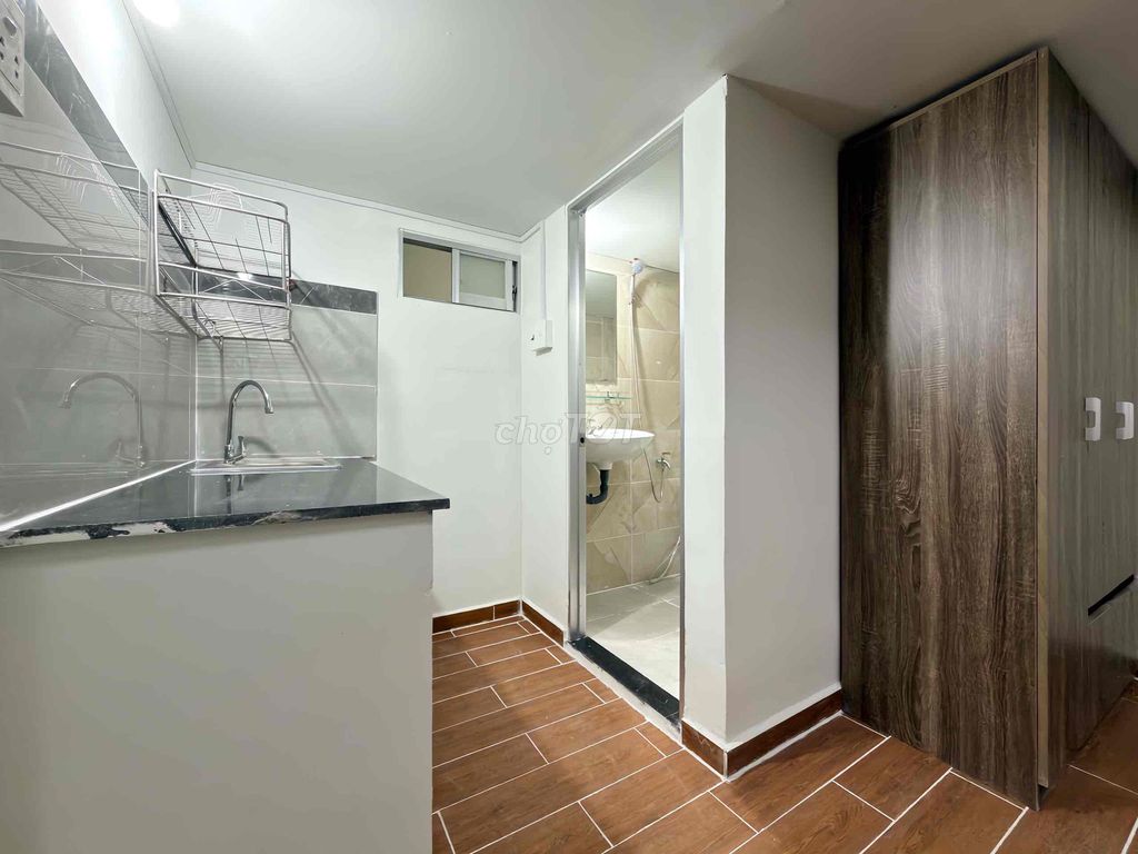 New building room - full interior - three million miles away, vlu, 5 p car ride