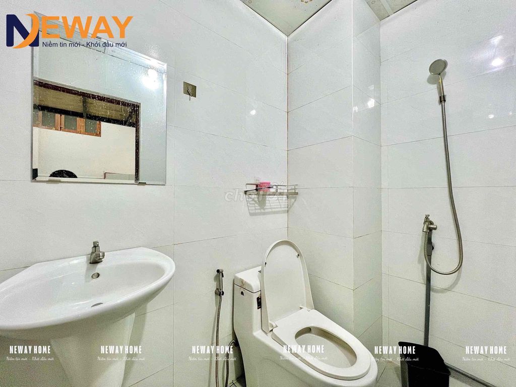 Rooms with Zeroes, Private Kitchen, Private Washes