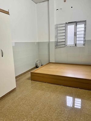 Rent two bedrooms. A full-house bathroom on the floor.
