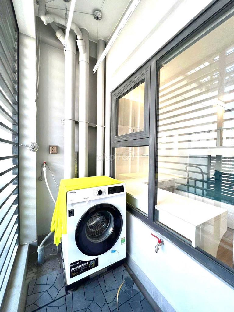 Rent a two-room Vinhomes Grand Park-S606 high-end furniture.
