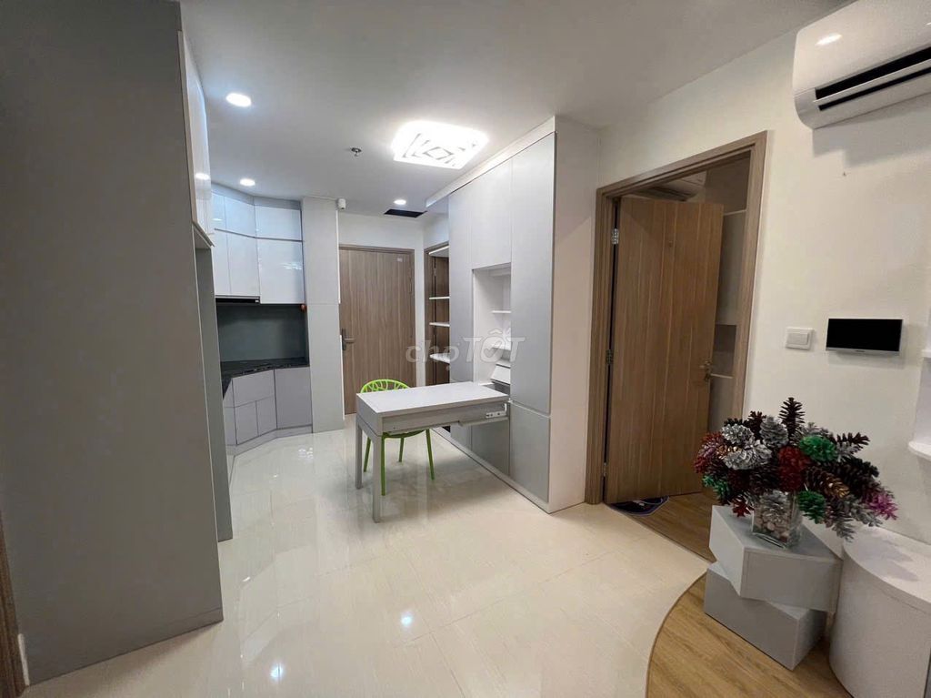 Rent a two-room Vinhomes Grand Park-S606 high-end furniture.