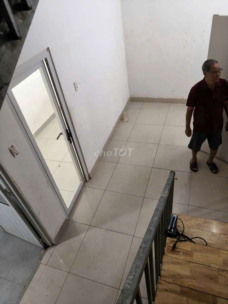 Rent a Phạm Thế Hiển cash house, District 8 – near a secure bridge