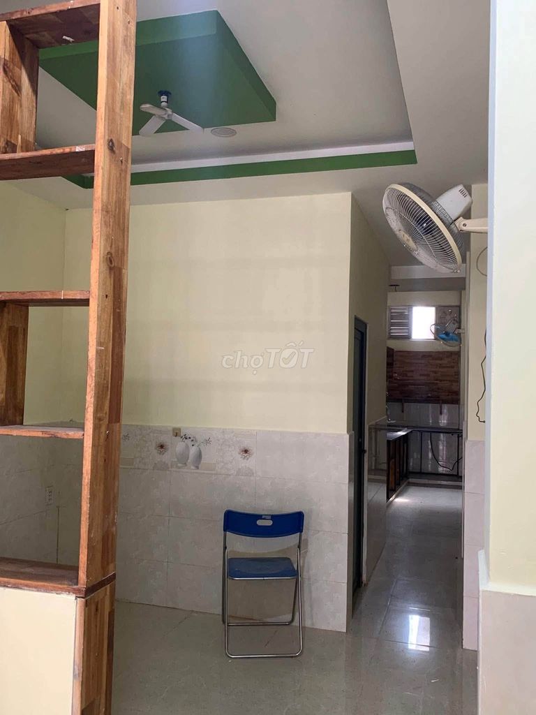 Hire Yersin-Khiang Alley