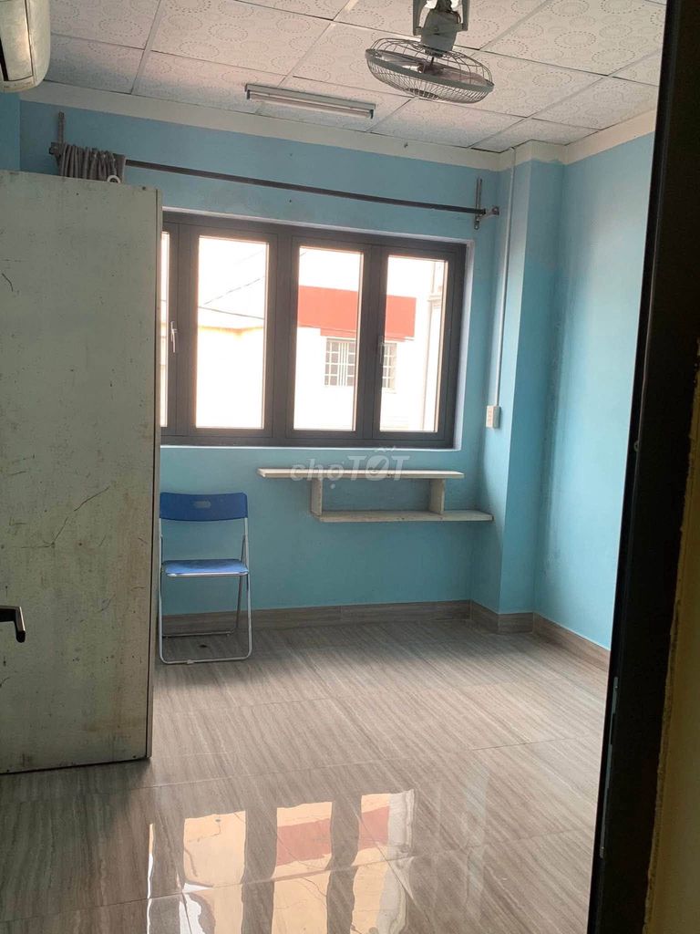 Hire Yersin-Khiang Alley
