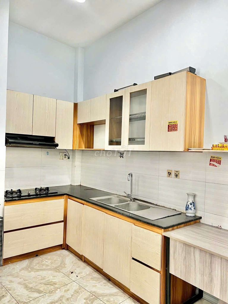 Rent Chiến Lược, Bình Tân, 3 bedrooms, interiors.
