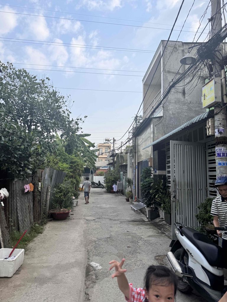 Rent a nice home. 12nd District border.