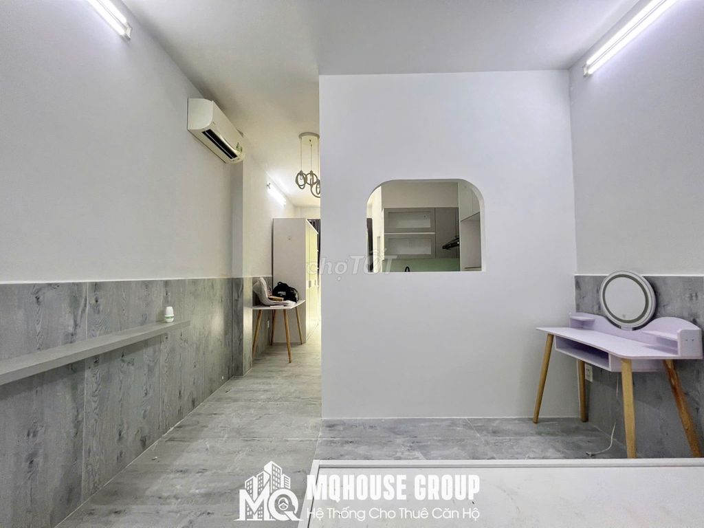 A mini apartment. A good garden bedroom. A broad kitchen near the house-at-the-air.
