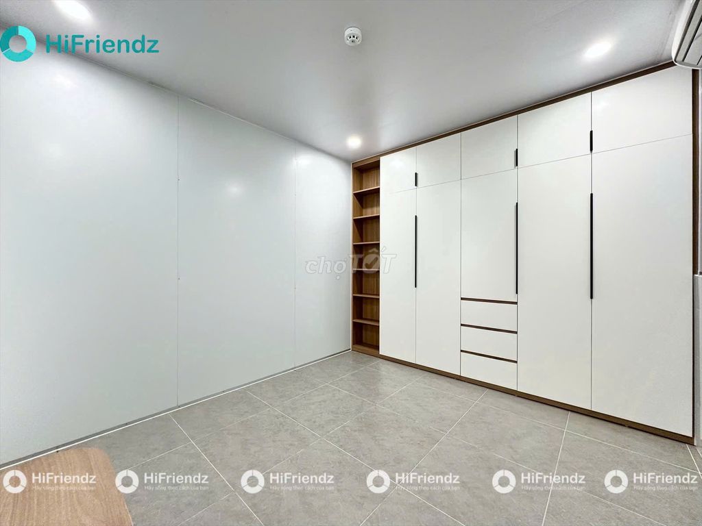 Penhouse one bedroom one room - super wide, open to state level 1