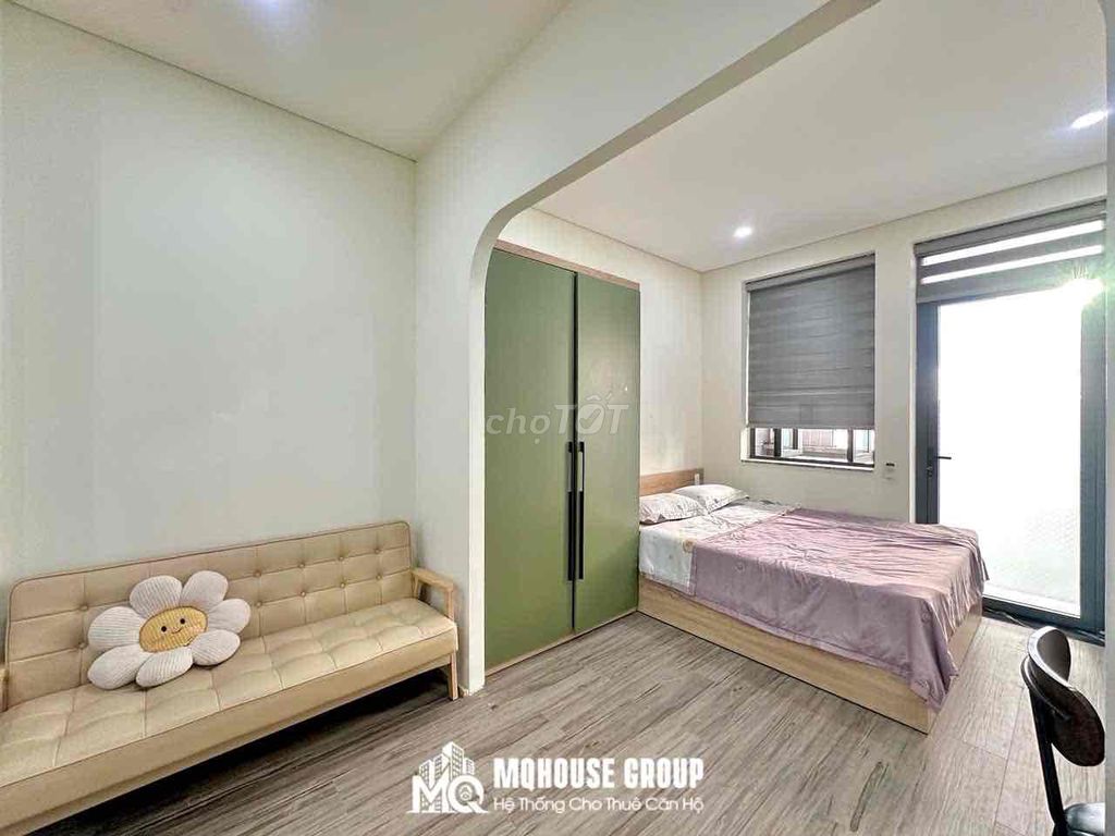 The public wash machine's apartment full of furniture super-rich rich