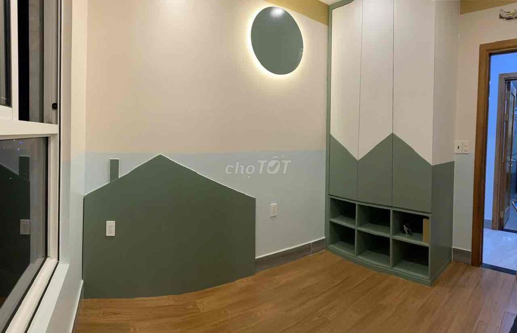 Central apartment near the airport.