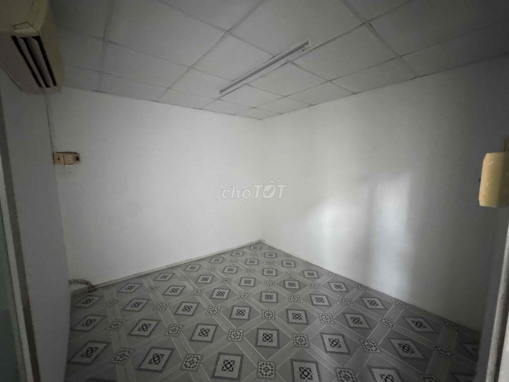 Rent the alley of the car 55/24/ Thành Mỹ, 070 8, Tân Bình District 10 and 11 million.