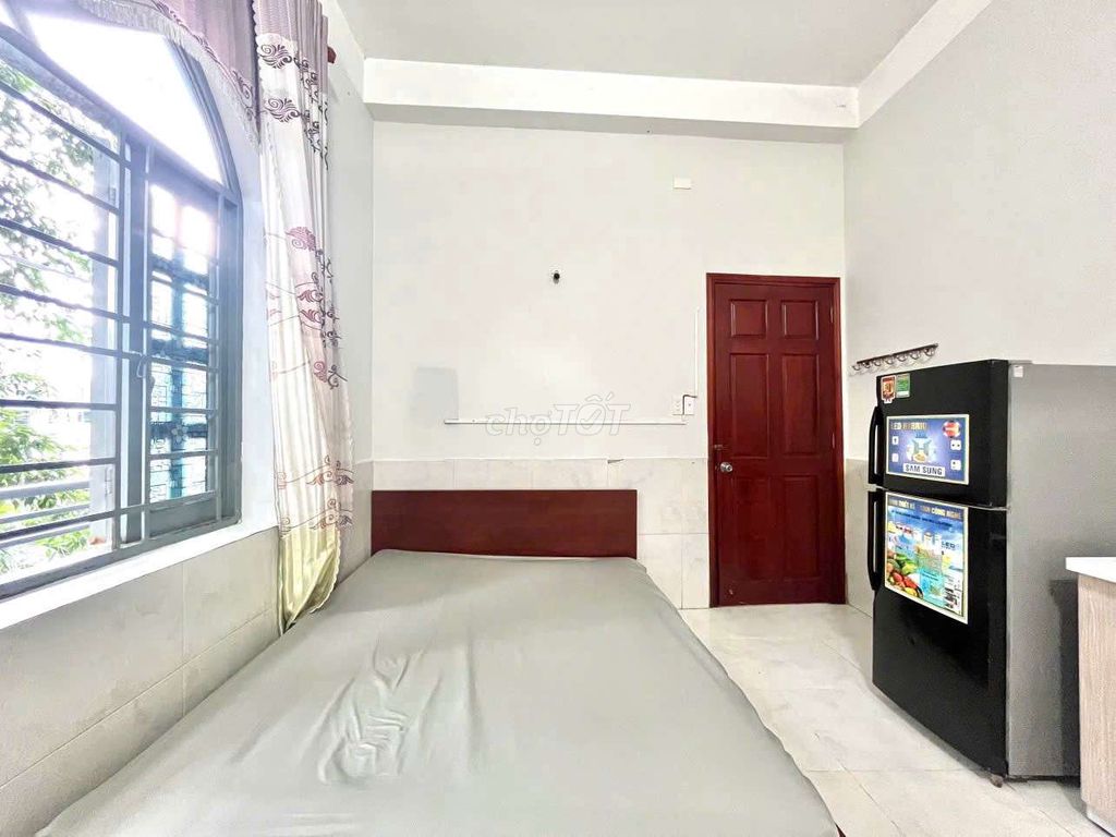 A low-priced hotel room full of furniture right Nguyễn Ảnh Thủ, signout, cvpm