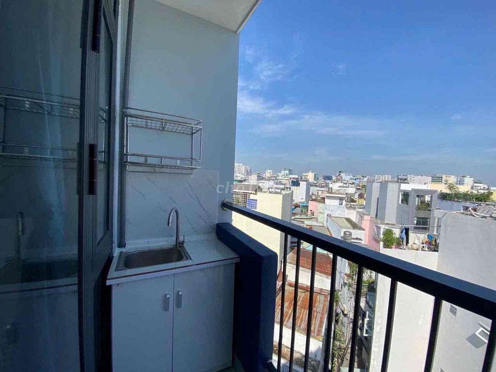 The beauty park of the balcony is right near the center of the city.