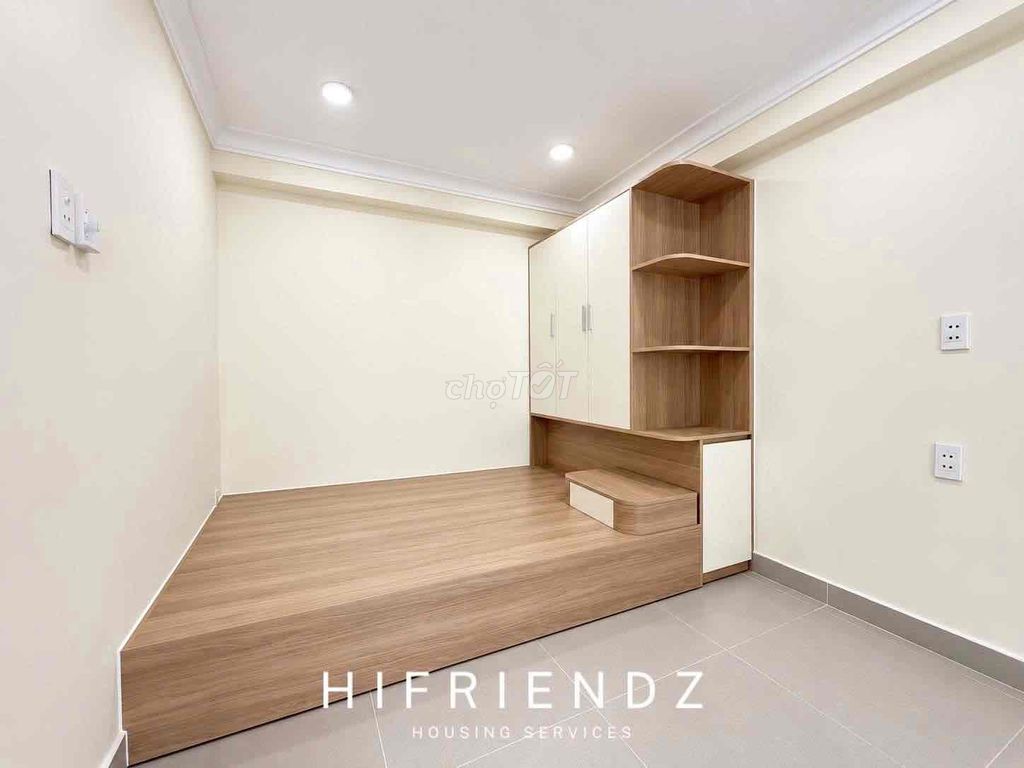 The new building room is 100% new, right here intown Cộng Hoà.