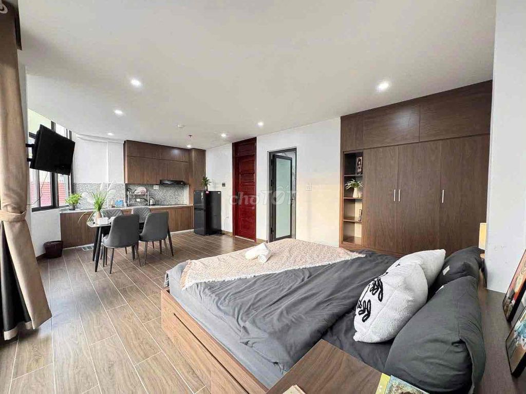 The studio apartment is located near tsn airport