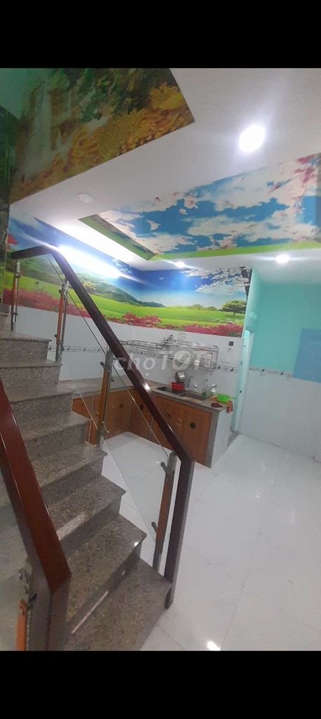 Clean house, move in, stay on the floor. One floor. Two bedrooms. Two toilets.