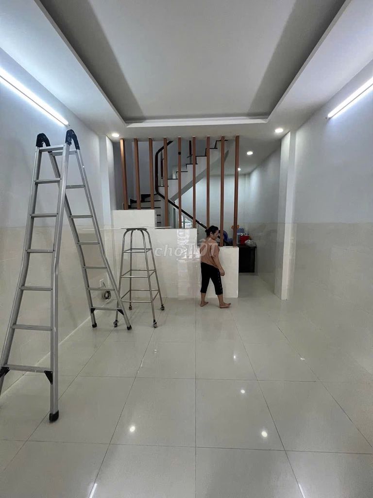 Đồng Xoài (1903) 13 Tân Bình, 4 x 8 meters, 4 stories, 3 bedrooms 3 air-sold toilets, 14 million