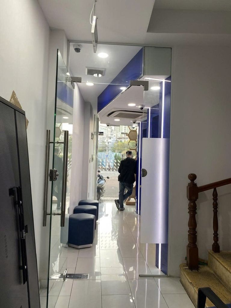 Rent the entire Trần Hưng Đạo 5th floor 8 bedroom 3/11 meters