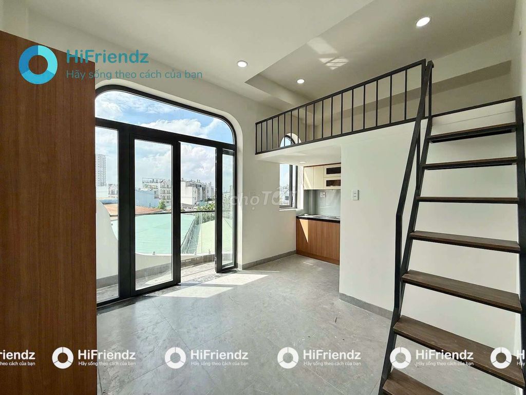 Open the balcony. A big, beautiful interior right now.