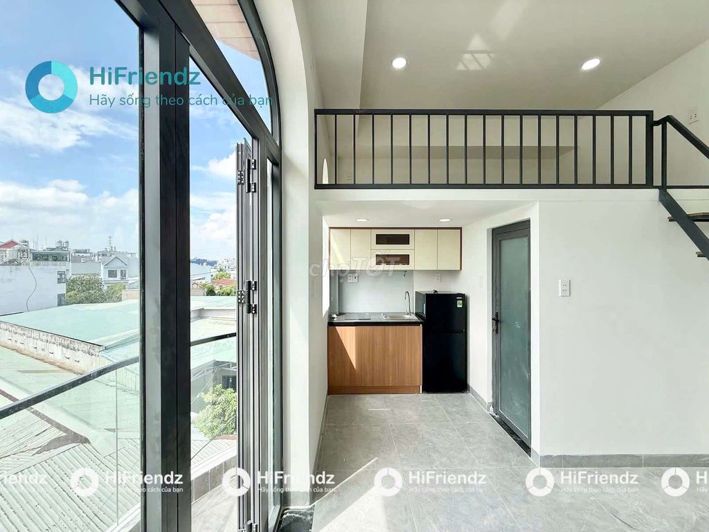 Open the balcony. A big, beautiful interior right now.