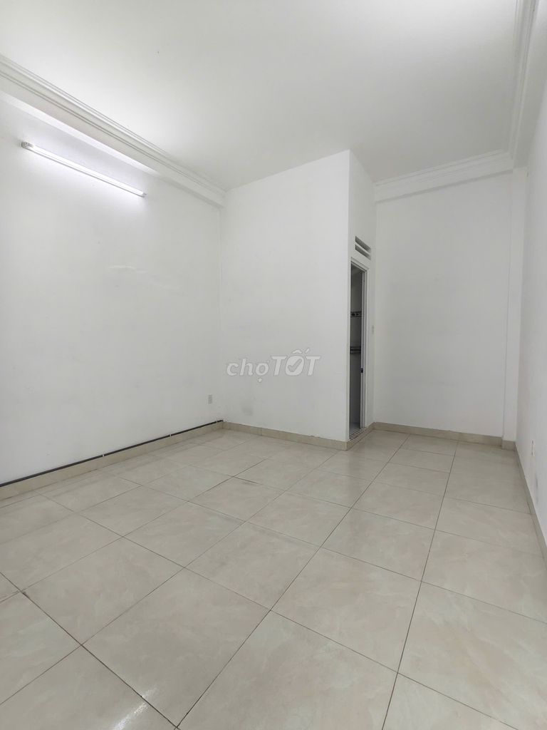 Phạm Văn Bạch Bank Front 4 x10 meters 1 Mt. 2rd floor 3 bedroom