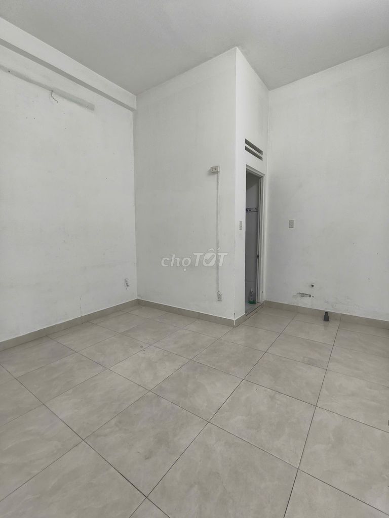 Phạm Văn Bạch Bank Front 4 x10 meters 1 Mt. 2rd floor 3 bedroom