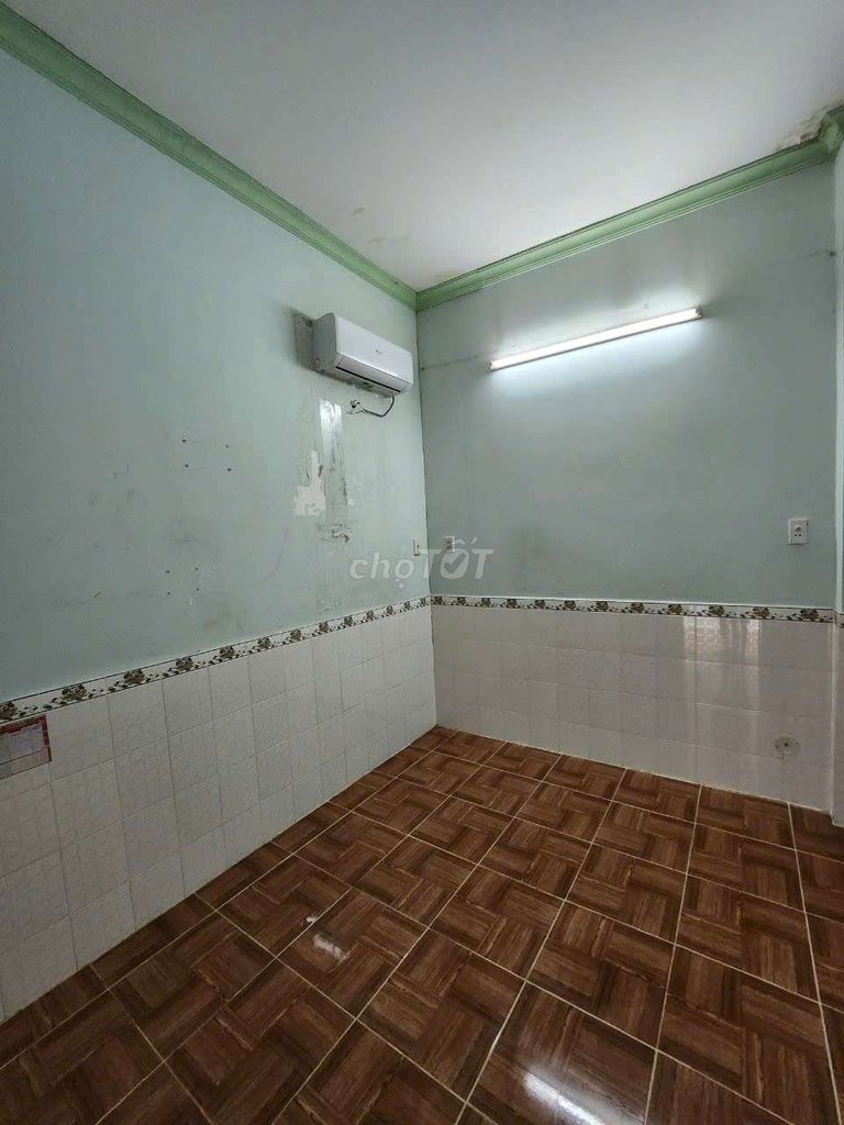 5th.8 million a floor. Two bedrooms. Two toilets.