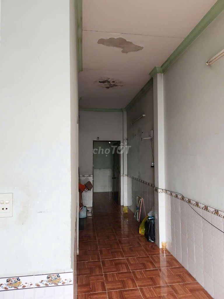 5th.8 million a floor. Two bedrooms. Two toilets.