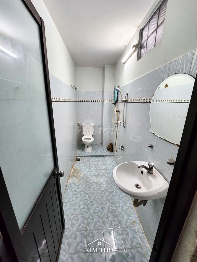 5th.8 million a floor. Two bedrooms. Two toilets.
