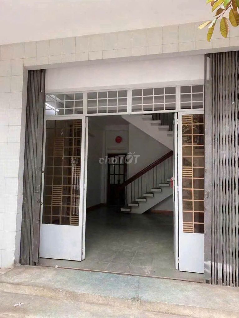 Gò Vấp Rent Three Bedrooms Qq1107th Qq1706 near their German Gate