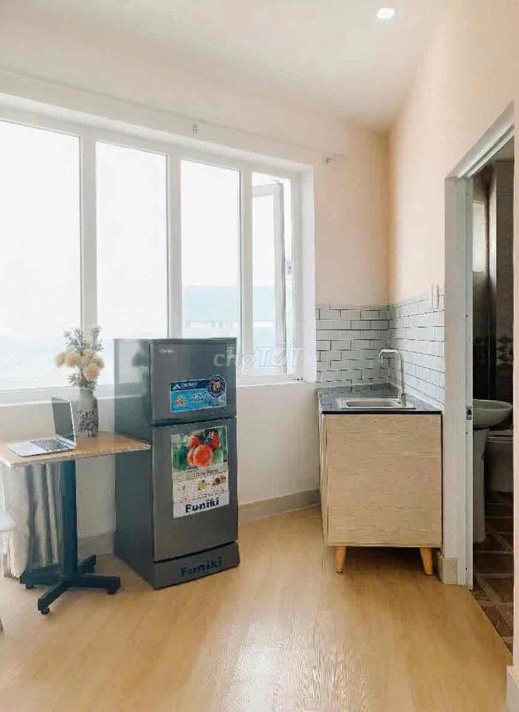 The studio's cheap, Kinh Dương Vương.