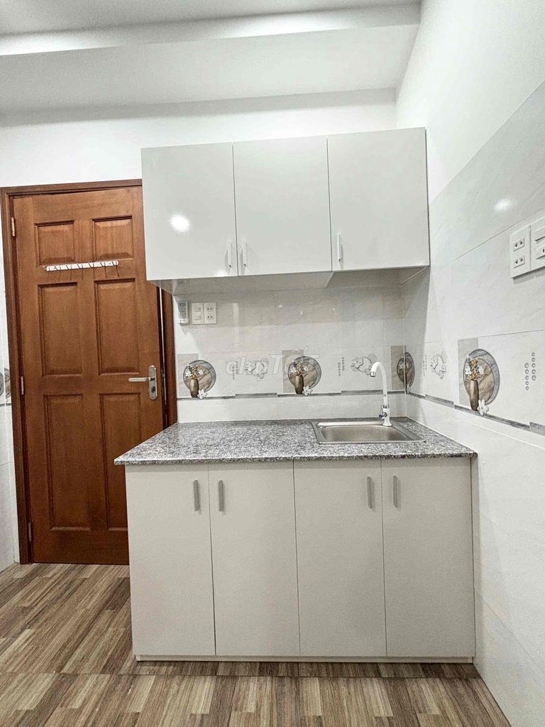 Rent a cheap studio, Lê Văn Quới