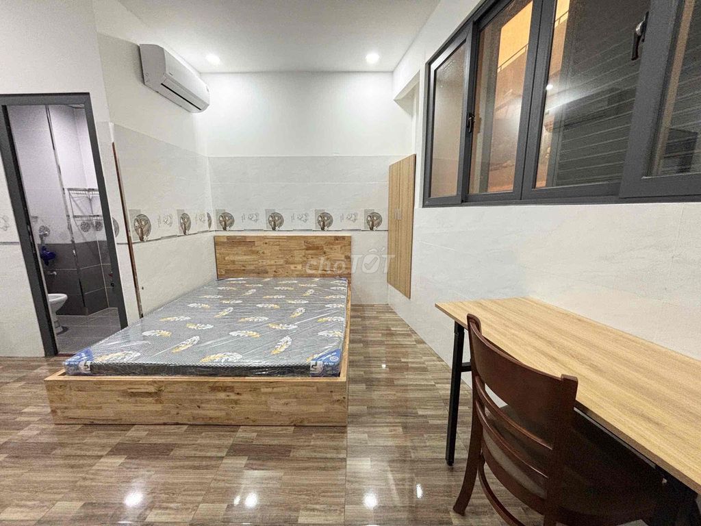 Rent a cheap studio, Lê Văn Quới