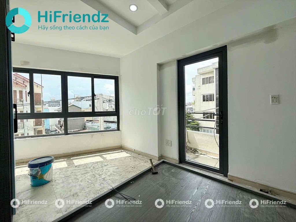Hired sky windows studios in Yang Gò Vấp