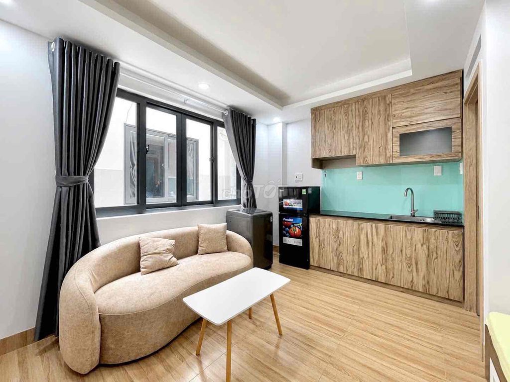 studio full interior right at T3 - etown Station Republic