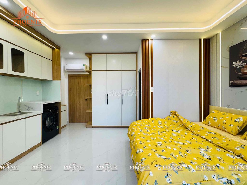There's a full interior-chain Phạm Văn Chiêu.