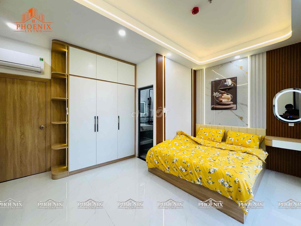 There's a full interior-chain Phạm Văn Chiêu.