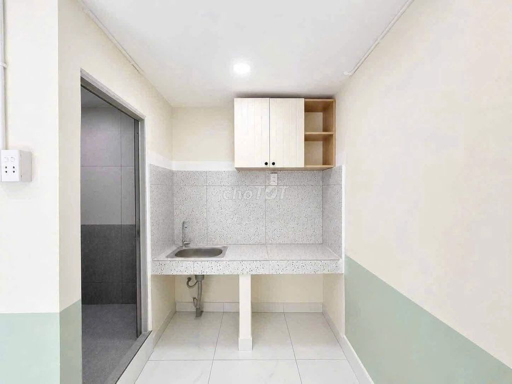 The Thủ Đức hotel is cheap on a new project right now.