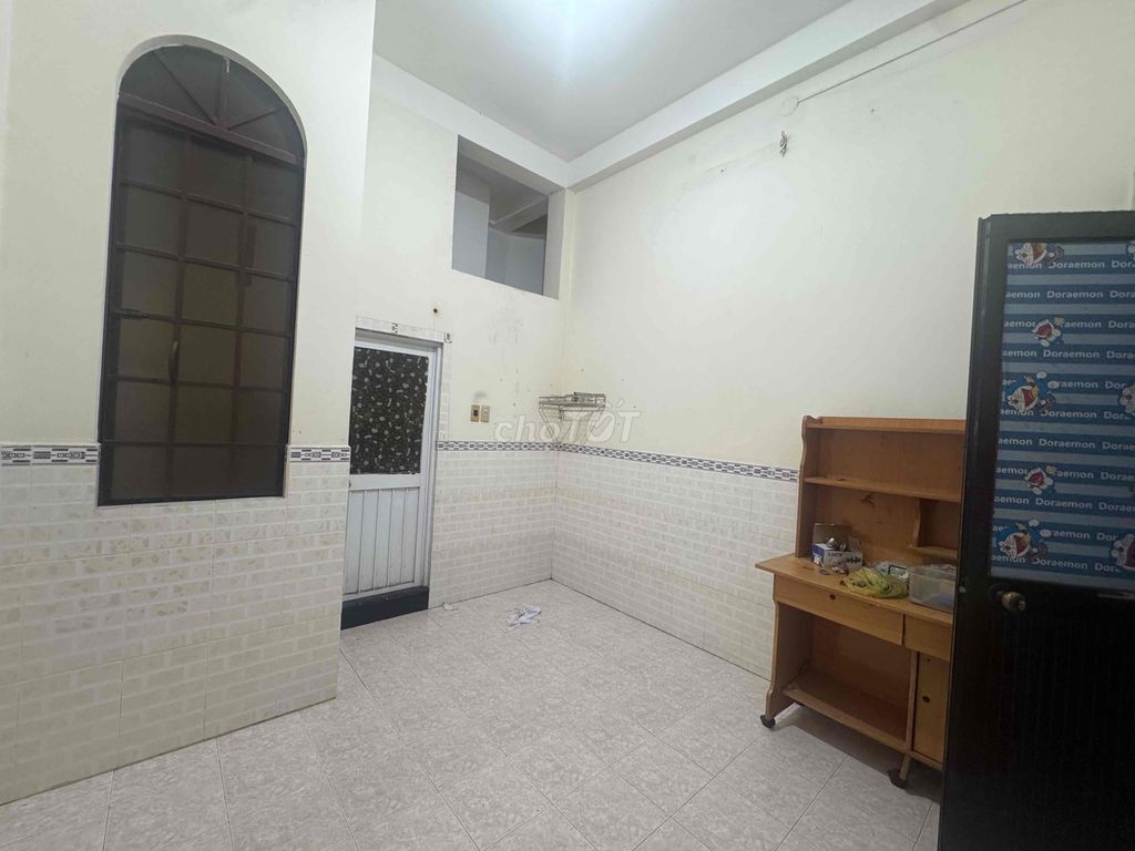 Renting rooms - August Revolution