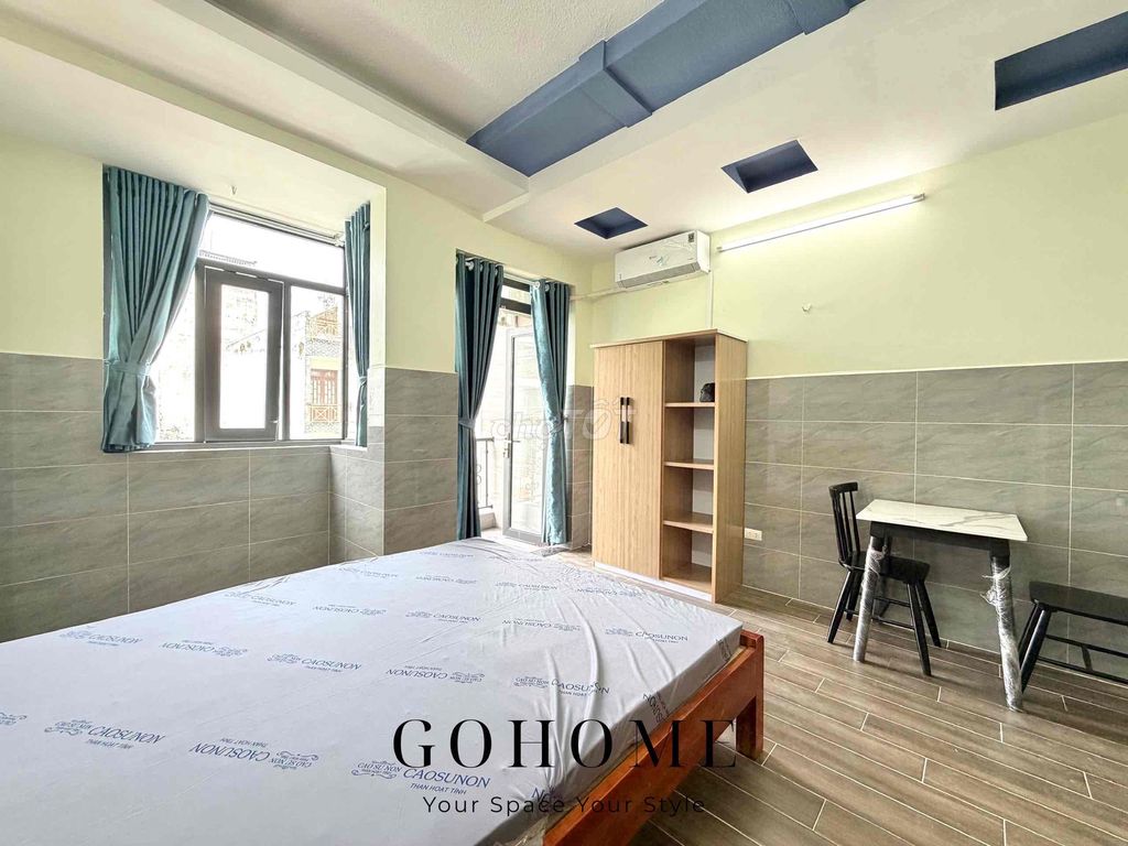 Rent a room full of furniture near youart handing me the help