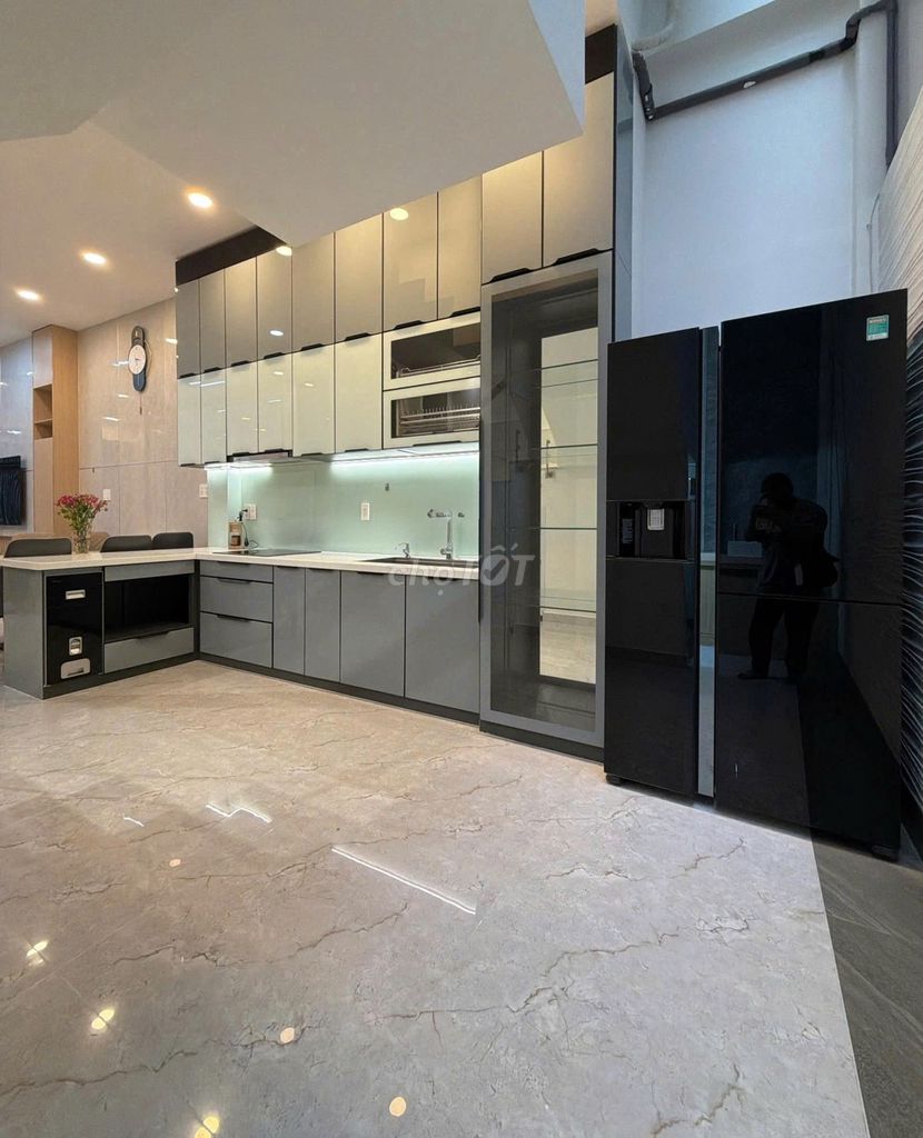for rent: 27/18/ Nguyễn Bỉnh Khiêm, District 1, Gò Vấp.